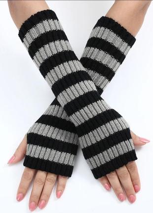 Перчатки рукавички митенки серо чёрные рубчик