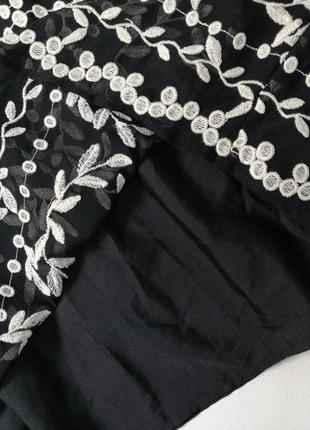 Новая черная юбка в вышивку цветы6 фото