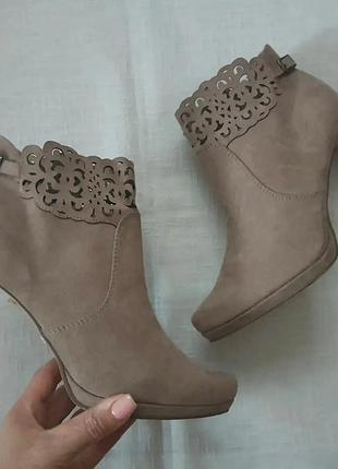 Нові ботильйони tomaris