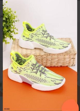Салатні кросівки з текстилю сітка літні дихаючі модні кроси кеди1 фото