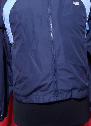 Женская синяя ветровка куртка new balance, размер м4 фото