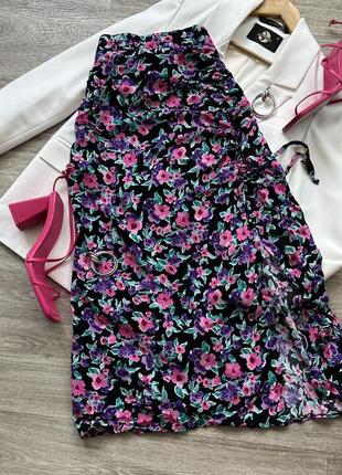 Стильная нарядная юбка миди цветочный яркий принт вискоза распорка разрез