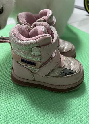 Зимние сапожки. размер пишет 25. стелька 15,5