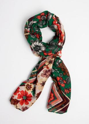 Віддам у подарунок до будь-якої покупки! яскравий шарф в кольорових квітах 66х185 см