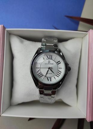 Часы стильные массивные женские