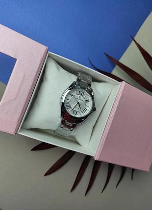 Часы стильные массивные женские