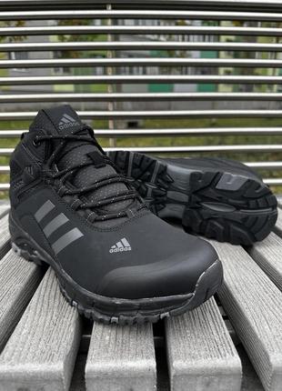 Зимние кроссовки adidas (высокие, черные)