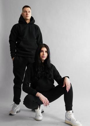 Мужской спортивный костюм в размере xs, s, m, xl.