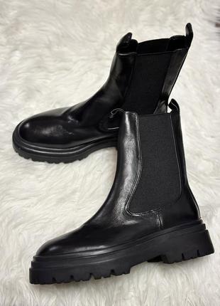 Кожаные ботинки zara на массивной подошве, черного цвета8 фото