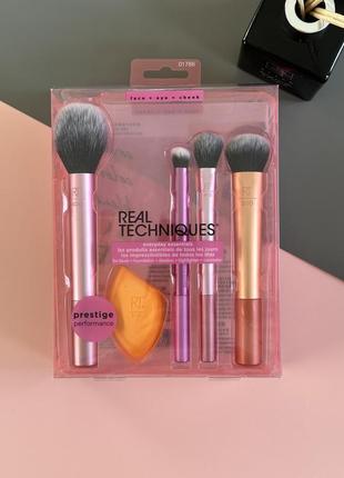 Набір пензликів для макіяжу real techniques  everyday essentials makeup brush set