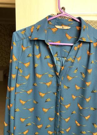 Шифоновая блуза с принтом птицы v - образным вырезом5 фото