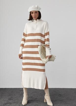 В´язана сукня oversize в смужку, молочна