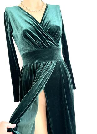 Шикарное платье в пол велюровое бархатное зеленое с разрезом6 фото