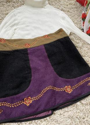 Актуальная шерстяная юбка мини на запах с вышивкой ,moshiki ,p.38-407 фото