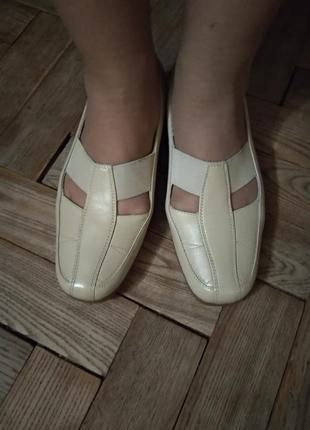 Продам нові шкіряні туфлі comfitt (р-р 39-40)5 фото