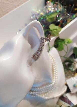 Двойная серьга каффа у стразы