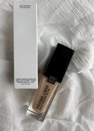 Givenchy prisme libre skin-caring glow foundation 
тональная основа - 2n150