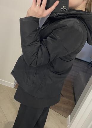 Черная короткая куртка демисезон, легкая зима синтепон3 фото