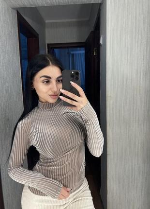 Велюрова кофтинка