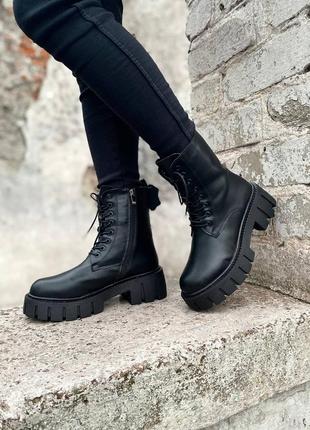 Женские кожаные зимние ботинки на меху, высокие, черные7 фото