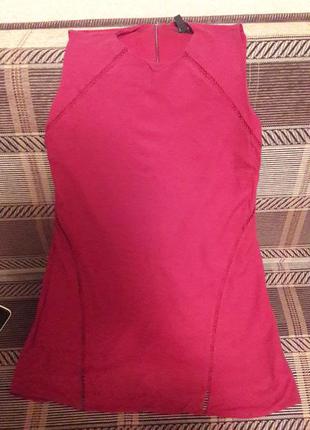 Червона сукня