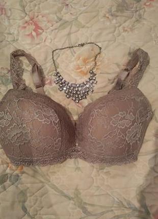 Шикарний мереживний бюстгальтер на велику шикарну груди