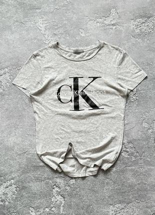Calvin klein xs big logo женская серая футболка майка поло большое лого