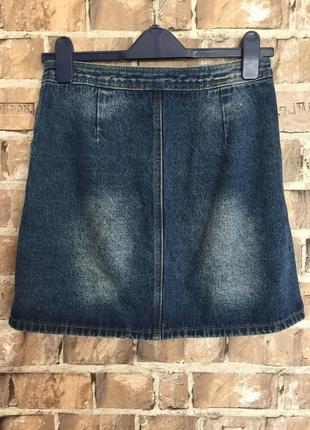 Mini джинсова юбочка з вишивкою та потертостями,розмір с,італія2 фото