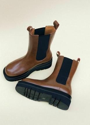 Bottega veneta boots brown sole