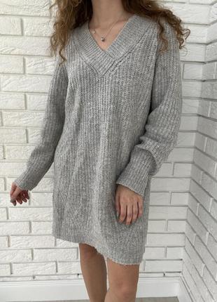 Теплое объемное серое платье-свитер с v-образным вырезом primark