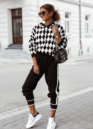 В'язаний прогулянковий костюм
 ■  модель 0342
l