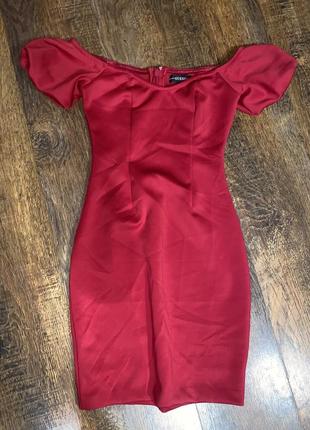Червона сукня коротка сукня з відкритими плечима ошатне плаття guess облегающее платье мини силуэтное платье красное платье нарядное новогоднее платье6 фото