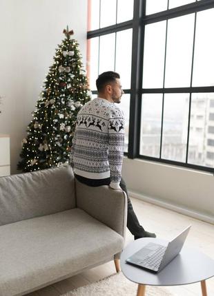 Чоловічий новорічний светр з оленями5 фото