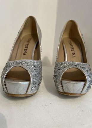 Туфли на каблуке