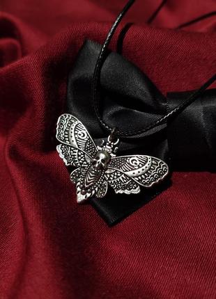 Кулон з метеликом, підвіска, медальйон