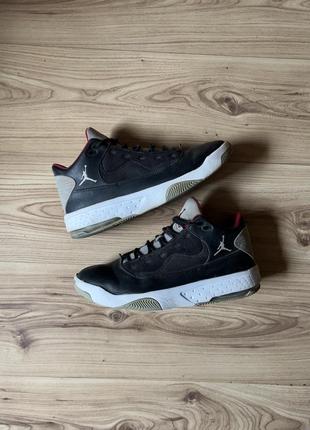 Air jordan max aura 2 'black wolf grey'  розмір: 44