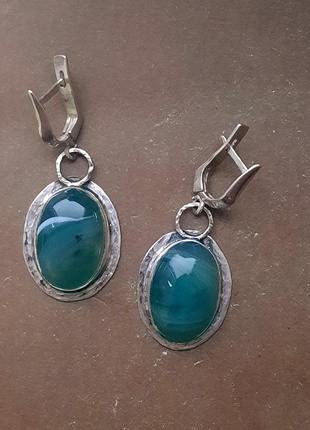 Дизайнерські ексклюзивні срібні сережки з природнім зеленим агатом