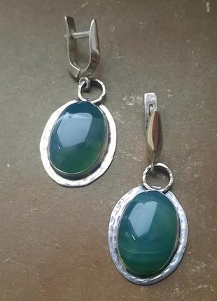 Дизайнерські ексклюзивні срібні сережки з природнім зеленим агатом