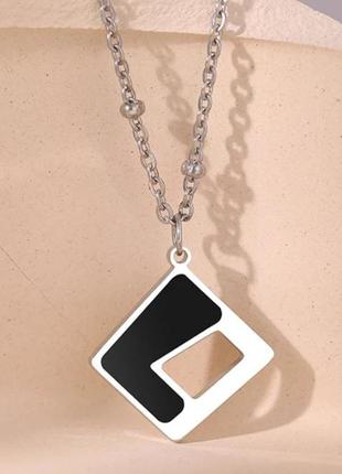 Кулон-подвеска геометрическая чорно-белая из медицинской стали под цвет серебра2 фото