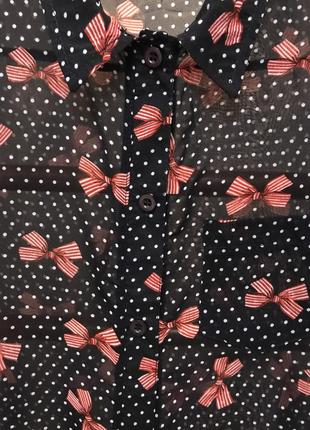 Величезний вибір красивих блуз і сорочок.