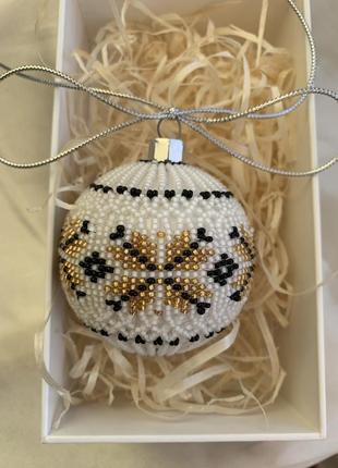 Новогодний сувенир, украшение , шарик из бисера10 фото
