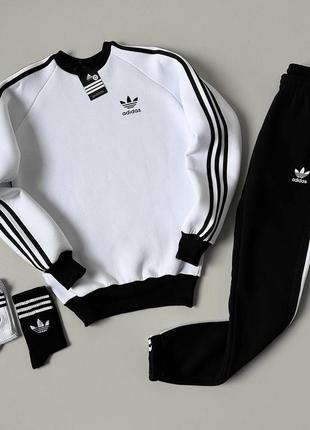 Костюм adidas зима: світшот-штани
2 пари шкарпетки у подарунок ❄️