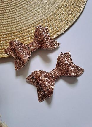 Очень красивые блестящие бантики на заколках