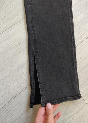 Темно-серые джинсы с высокой талией и разрезами снизу (м)2 фото