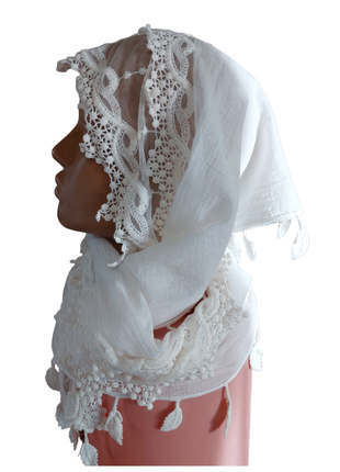 Оригинальный шикарный белый платок шарф с кружевом можно на крещения1 фото
