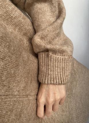 Бежевое вязаное платье свитер туника с разрезами3 фото