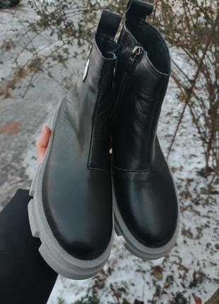 Снижка❤️‍🔥❤️‍🔥кожаные зимние ботинки челси серая подошва производитель украина 💙💛3 фото