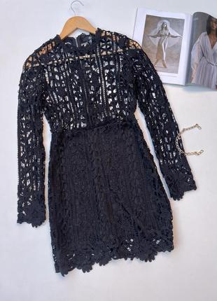 Кружевное мини платье с рукавами