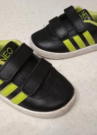 Супер круті кросівки,кросівки adidas neo 22р оригінал