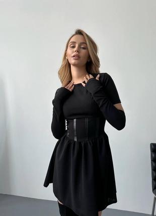 Платье короткое чёрное однотонное с кожаными вставками с рукавами качественная стильная трендовая с перединками8 фото
